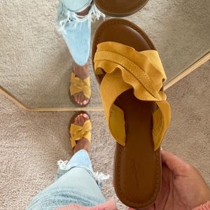 Ruffled Crossband Sandals